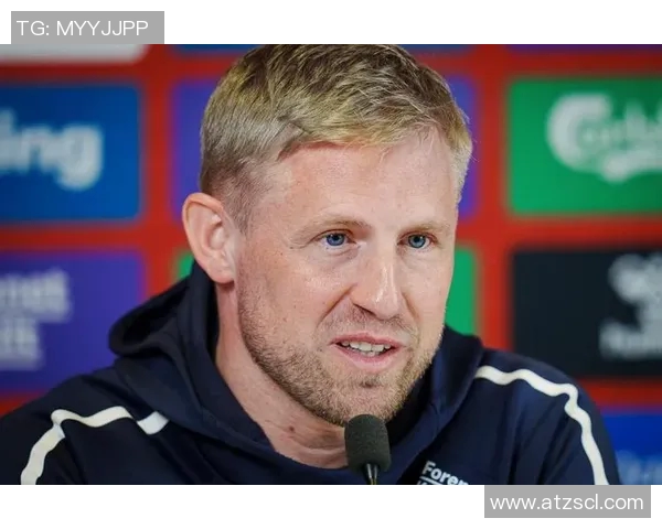 欧洲足球联赛中的粉红色球星如何成为场上焦点及时尚引领者